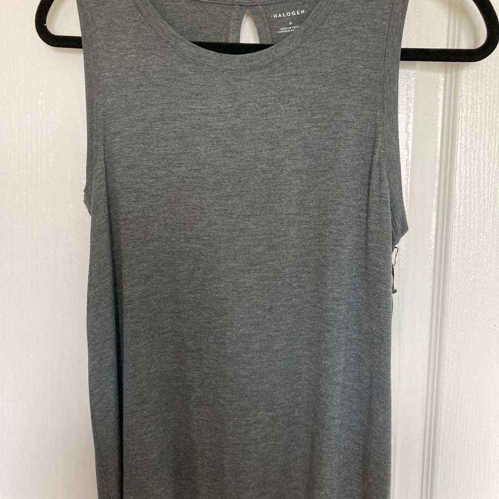 🩶NWT Halogen Cute Gray Sleeveless Tee Size Small